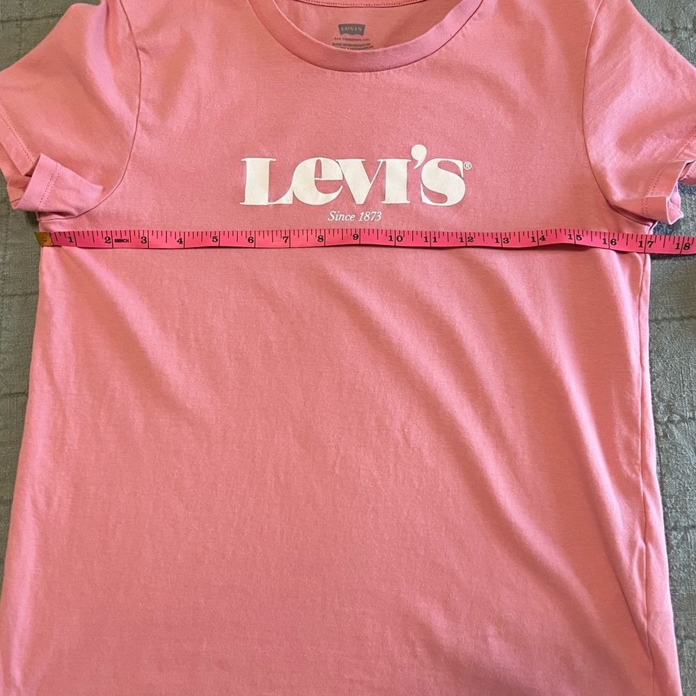 Levi’s Pink Short Sleeve Tee 100% Cotton Size Medium Women’s - Picture 4 of 10